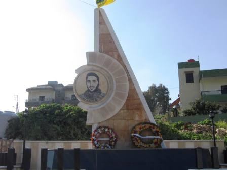 النصب التذكاري لقمر الإستشهاديين